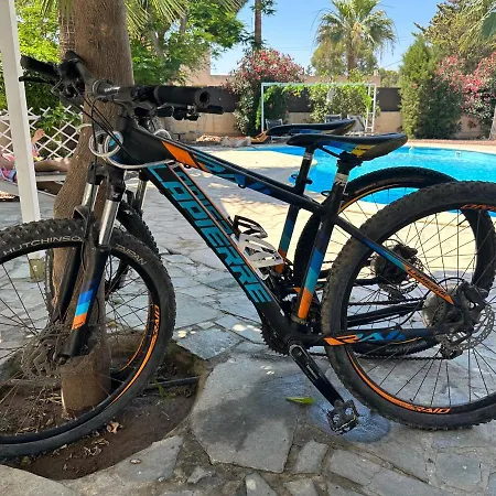 Mediterranean Poolside Garden 4* Kiti