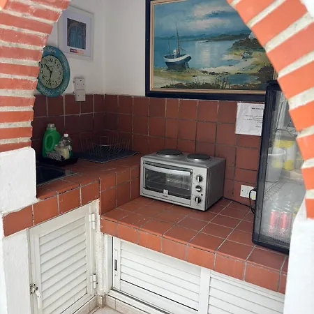 بيت ضيافة Mediterranean Poolside Garden