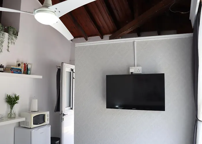 Penzion Mediterranean Poolside Garden Kiti