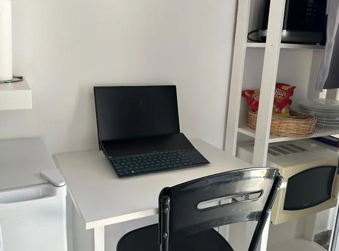 Penzion Mediterranean Poolside Garden 4*