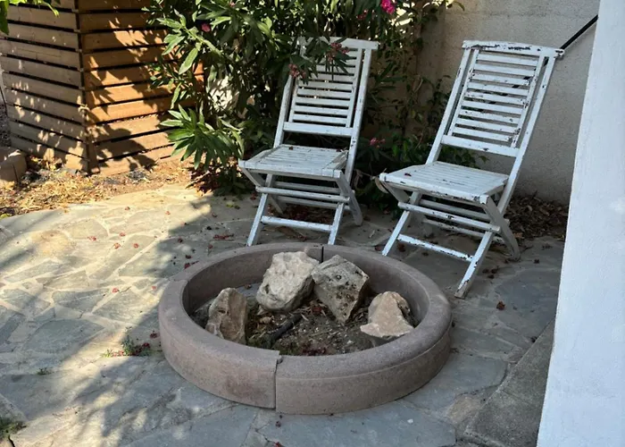 Mediterranean Poolside Garden Kiti