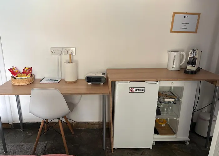 Mediterranean Poolside Garden Penzion